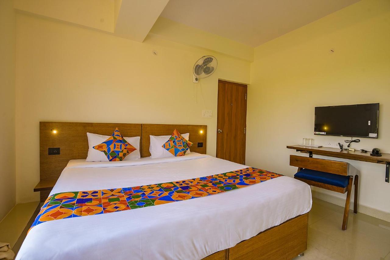 Fabhotel Gr Lake View - Btm Layout Bangalore Eksteriør bilde