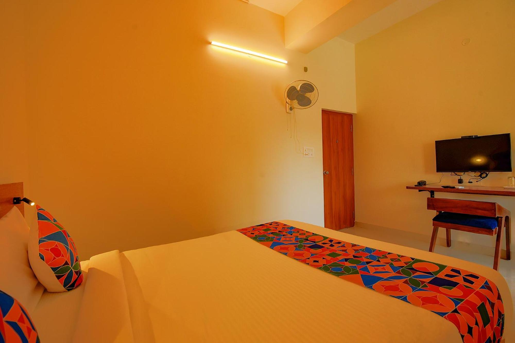 Fabhotel Gr Lake View - Btm Layout Bangalore Eksteriør bilde