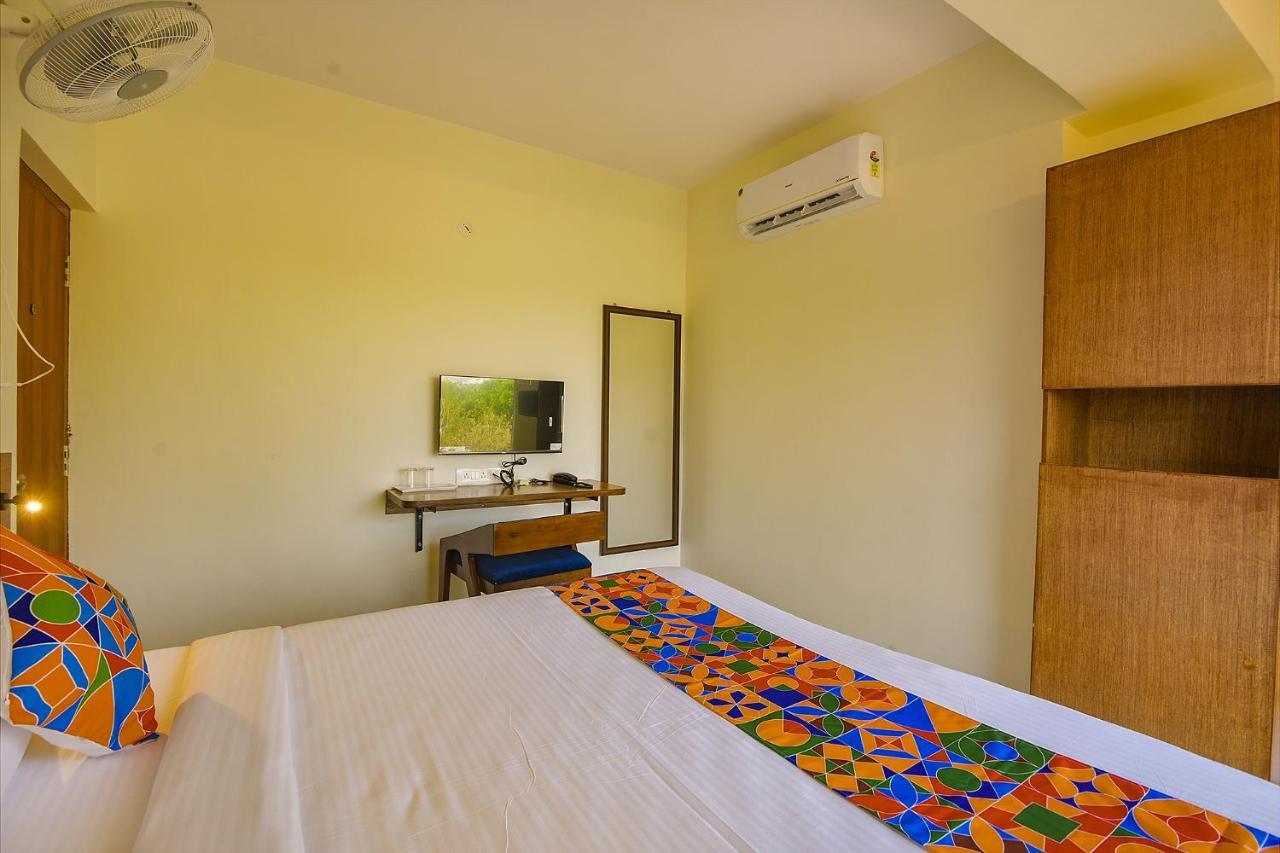 Fabhotel Gr Lake View - Btm Layout Bangalore Eksteriør bilde